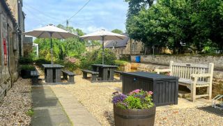 outside_seating